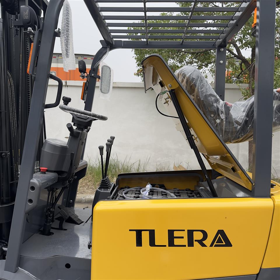 2-ton Three-point Electric Forklift best